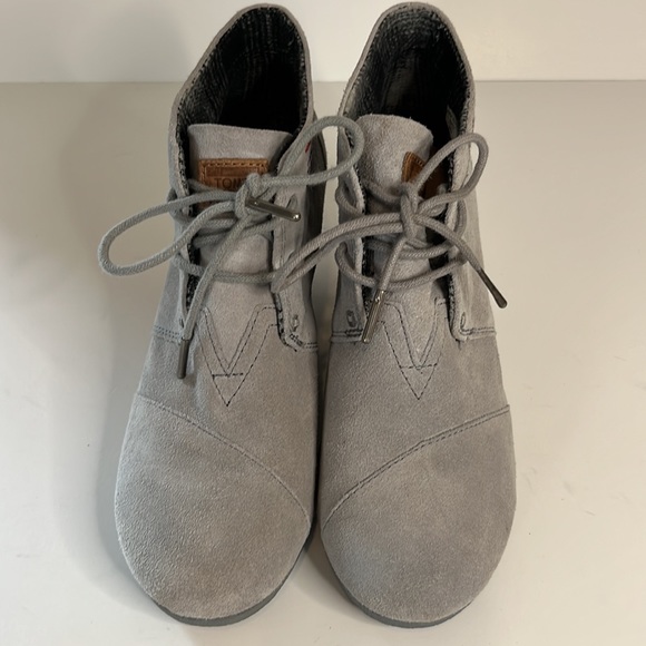 TOMS - Picture 2 of 9